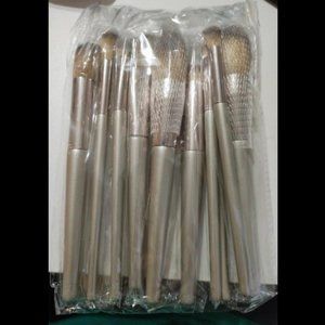 10 piece La Milee Champagne Makeup Brush Set